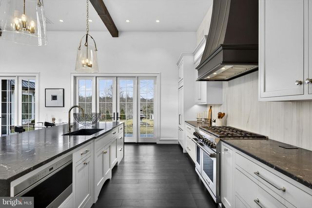 1 FOXTROT KNOLL LN, Middleburg, VA 20117