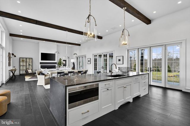 1 FOXTROT KNOLL LN, Middleburg, VA 20117