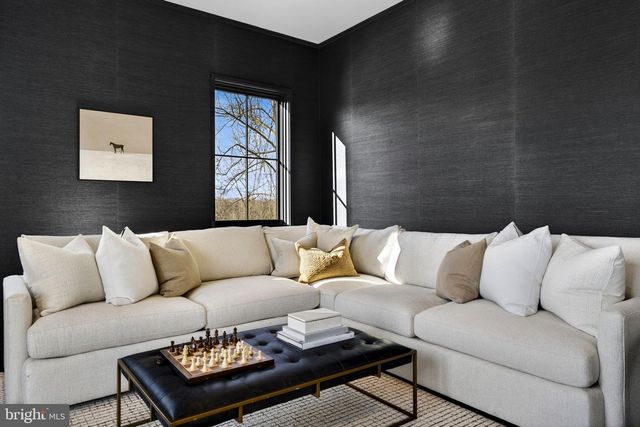 1 FOXTROT KNOLL LN, Middleburg, VA 20117