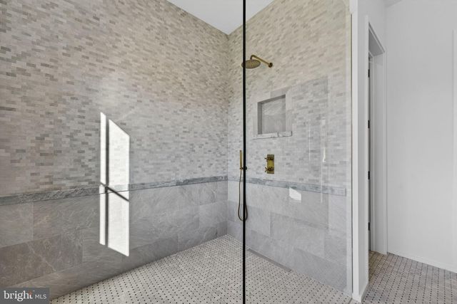 1 FOXTROT KNOLL LN, Middleburg, VA 20117