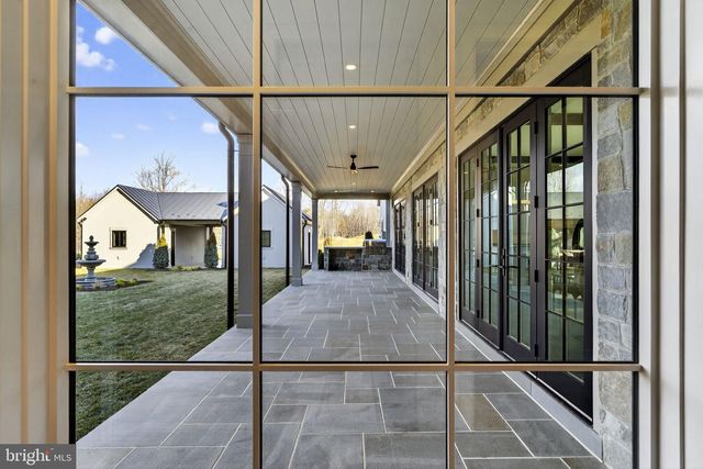 1 FOXTROT KNOLL LN, Middleburg, VA 20117