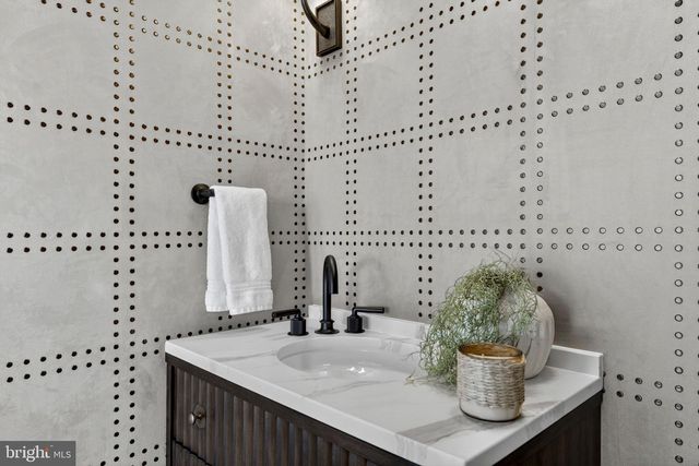 1 FOXTROT KNOLL LN, Middleburg, VA 20117