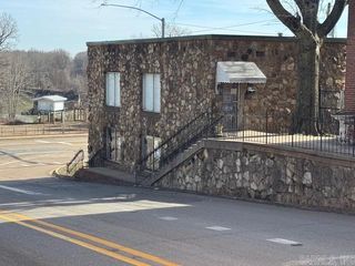 215 E Broadway, Pocahontas, AR 72455