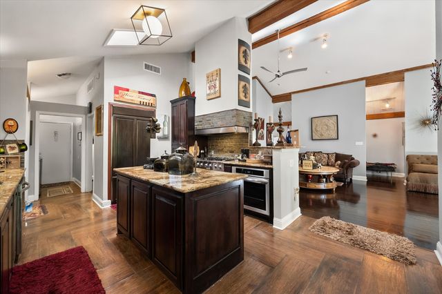 656 The Meadows Parkway, Desoto, TX 75115