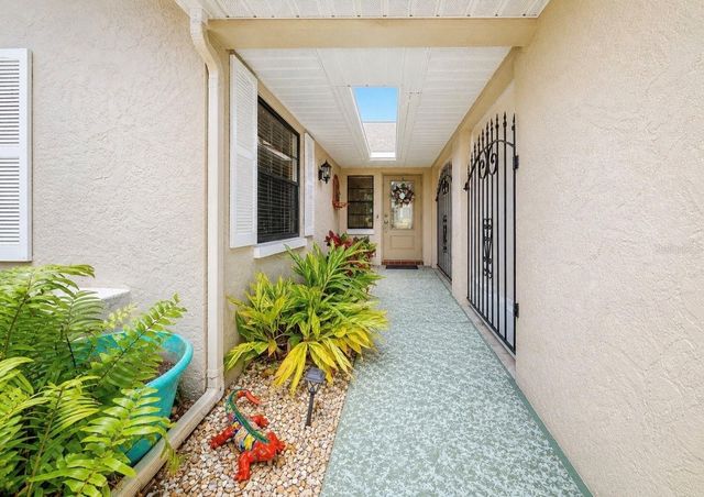 319 LINGER LANE, Sun City Center, FL 33573