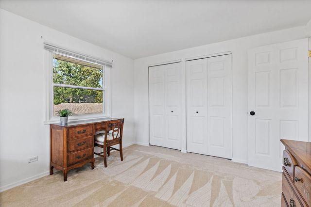31 S Salem Drive, Schaumburg, IL 60193
