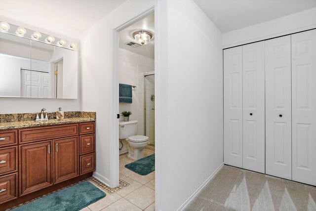 31 S Salem Drive, Schaumburg, IL 60193