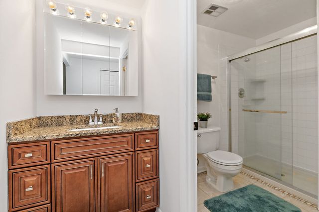 31 S Salem Drive, Schaumburg, IL 60193