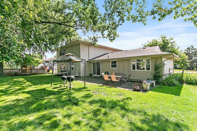 31 S Salem Drive, Schaumburg, IL 60193