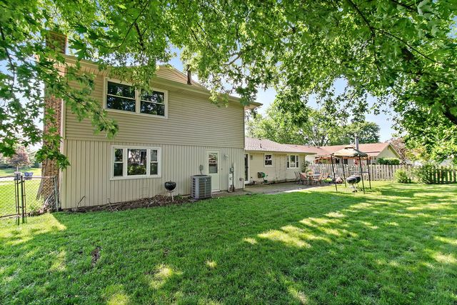 31 S Salem Drive, Schaumburg, IL 60193