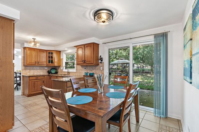 31 S Salem Drive, Schaumburg, IL 60193