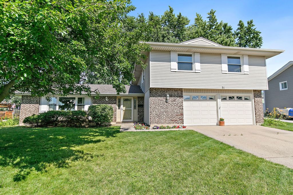 31 S Salem Drive, Schaumburg, IL 60193