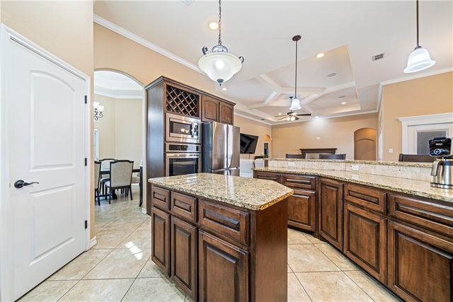 7514 E Lake Dr, Corpus Christi, TX 78414