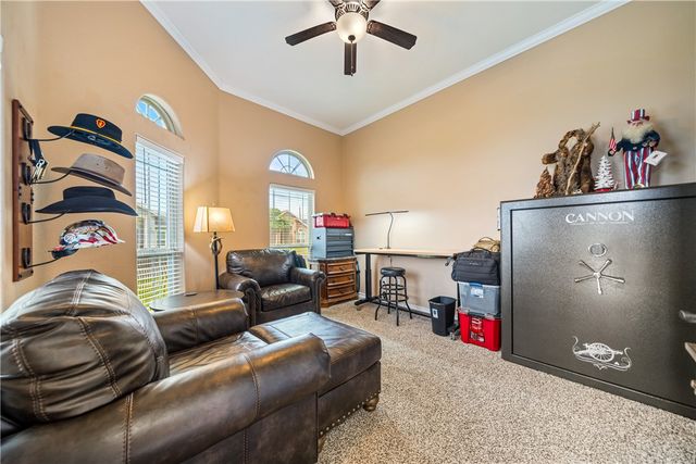 7514 E Lake Dr, Corpus Christi, TX 78414