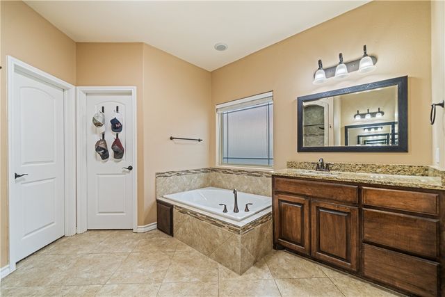 7514 E Lake Dr, Corpus Christi, TX 78414