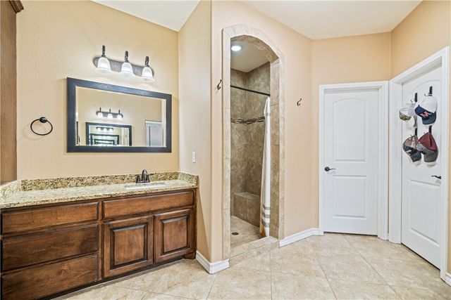 7514 E Lake Dr, Corpus Christi, TX 78414