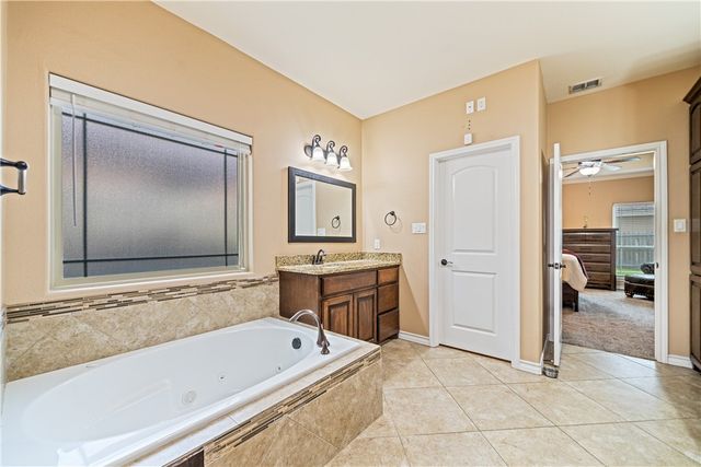 7514 E Lake Dr, Corpus Christi, TX 78414