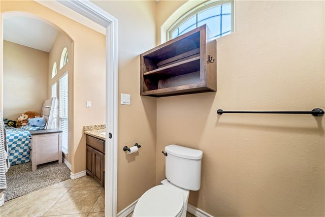7514 E Lake Dr, Corpus Christi, TX 78414