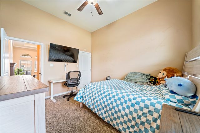 7514 E Lake Dr, Corpus Christi, TX 78414