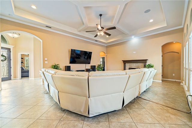 7514 E Lake Dr, Corpus Christi, TX 78414