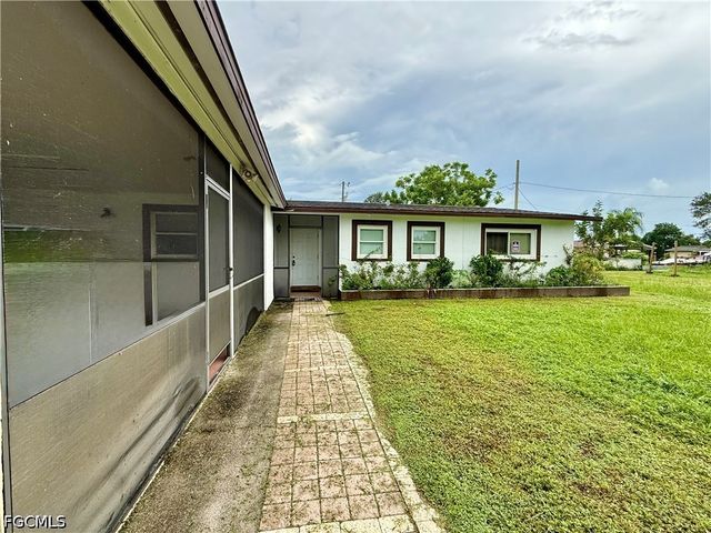 511 York RD, Lehigh Acres, FL 33936
