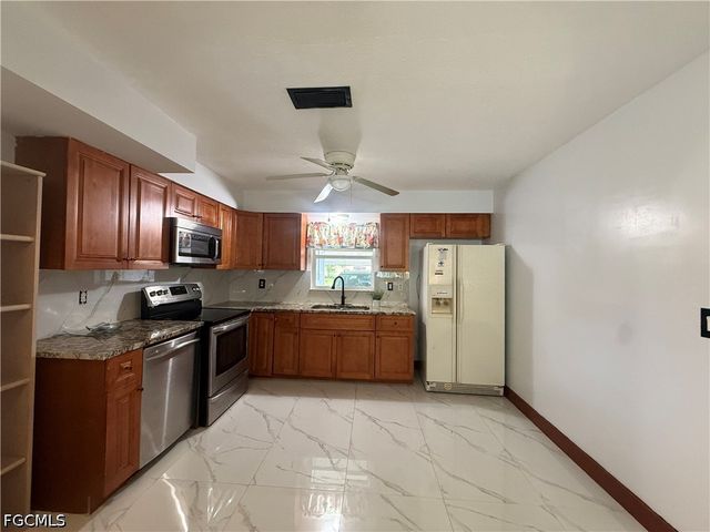 511 York RD, Lehigh Acres, FL 33936
