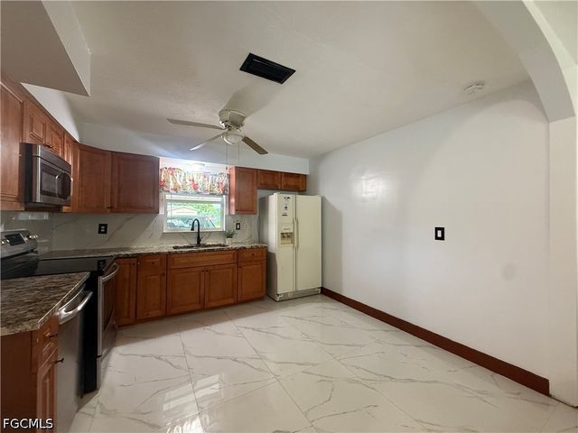 511 York RD, Lehigh Acres, FL 33936