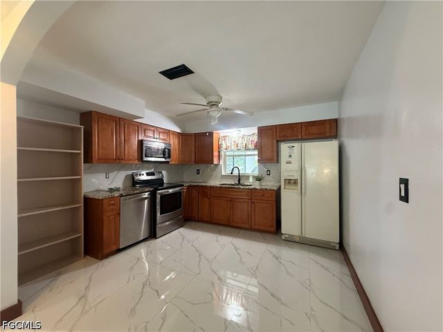 511 York RD, Lehigh Acres, FL 33936