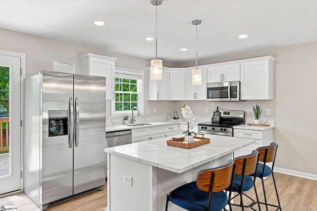 420 Cloverdale Lane, Simpsonville, SC 29681