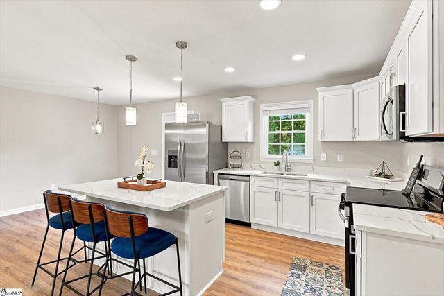 420 Cloverdale Lane, Simpsonville, SC 29681