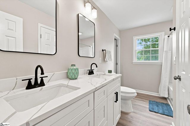 420 Cloverdale Lane, Simpsonville, SC 29681