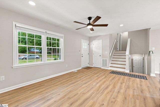 420 Cloverdale Lane, Simpsonville, SC 29681