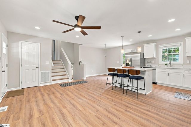 420 Cloverdale Lane, Simpsonville, SC 29681