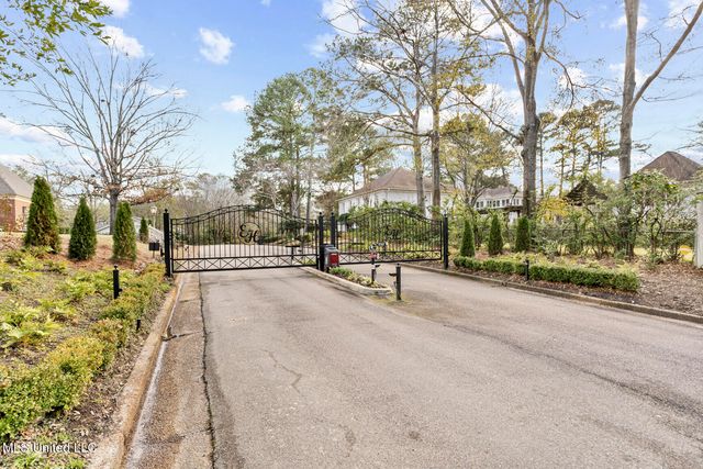 12 E Hill Drive, Jackson, MS 39216