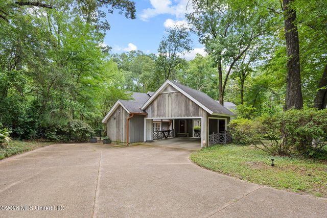 12 E Hill Drive, Jackson, MS 39216