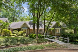 12 E Hill Drive, Jackson, MS 39216