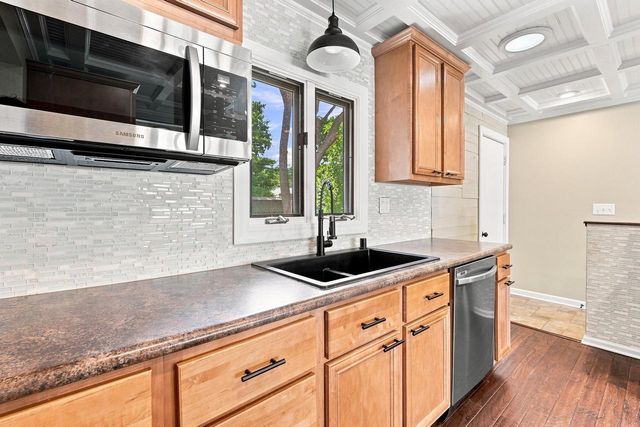 839 Lincoln DRIVE W, West Bend, WI 53095