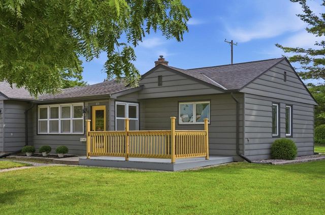 839 Lincoln DRIVE W, West Bend, WI 53095