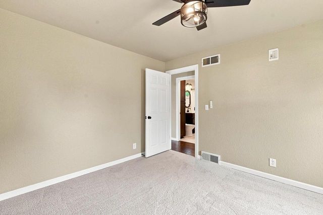 839 Lincoln DRIVE W, West Bend, WI 53095