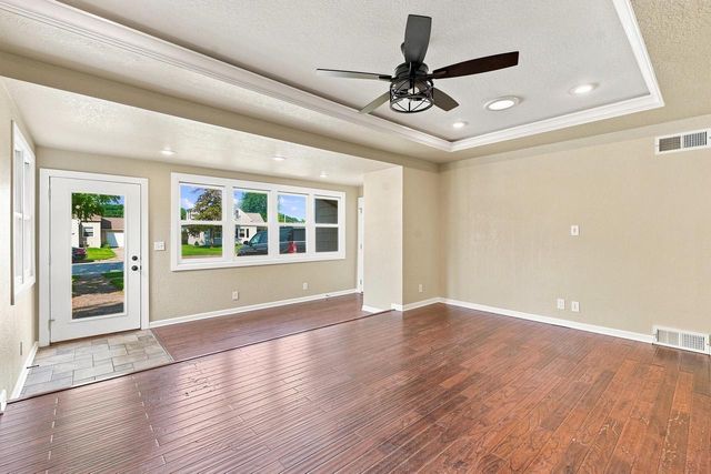 839 Lincoln DRIVE W, West Bend, WI 53095