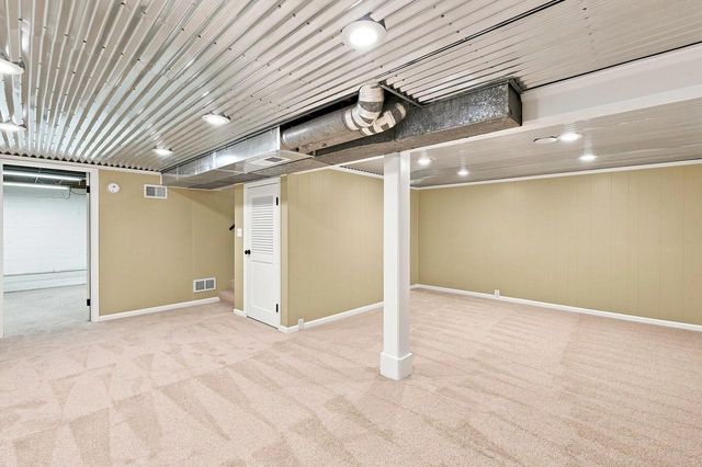 839 Lincoln DRIVE W, West Bend, WI 53095