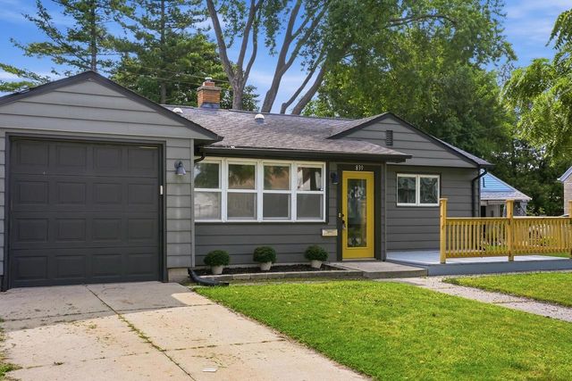 839 Lincoln DRIVE W, West Bend, WI 53095