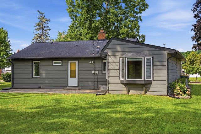 839 Lincoln DRIVE W, West Bend, WI 53095