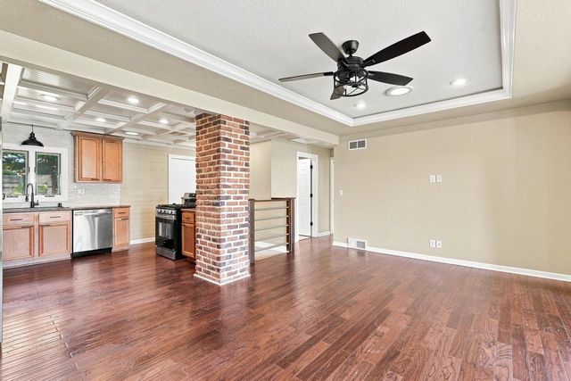 839 Lincoln DRIVE W, West Bend, WI 53095