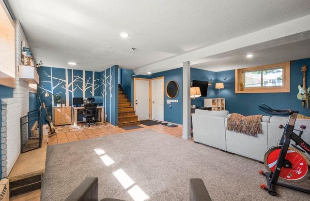 1695 Silver Lake Road NW, New Brighton, MN 55112