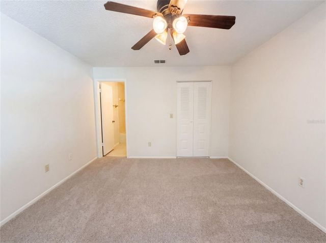5720 KNEELAND LANE, Tampa, FL 33625