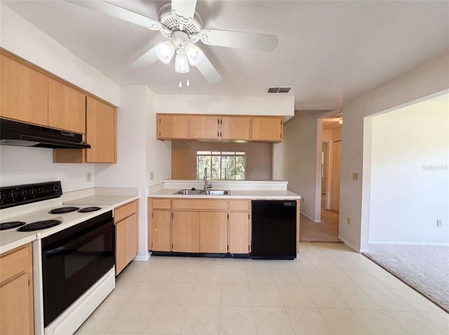 5720 KNEELAND LANE, Tampa, FL 33625
