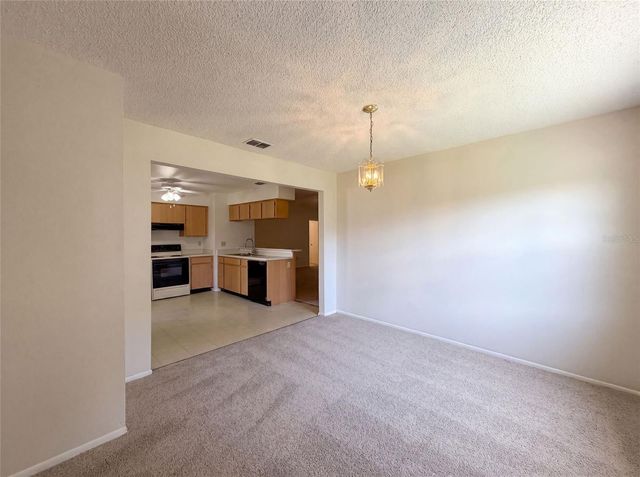 5720 KNEELAND LANE, Tampa, FL 33625
