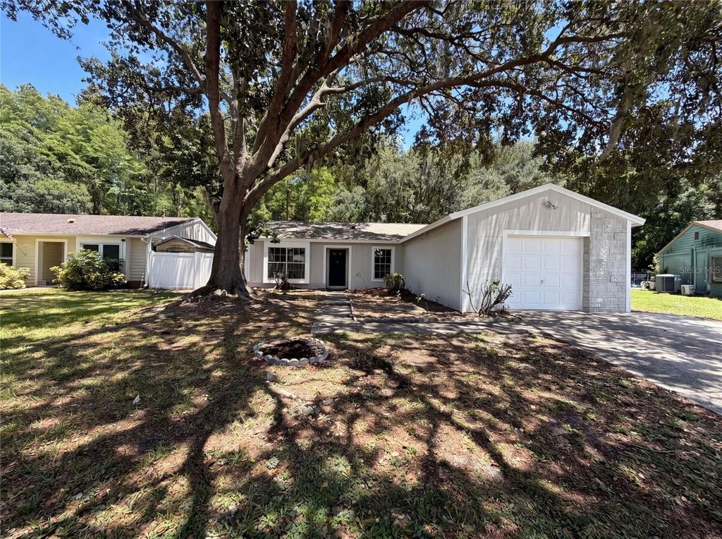 5720 KNEELAND LANE, Tampa, FL 33625