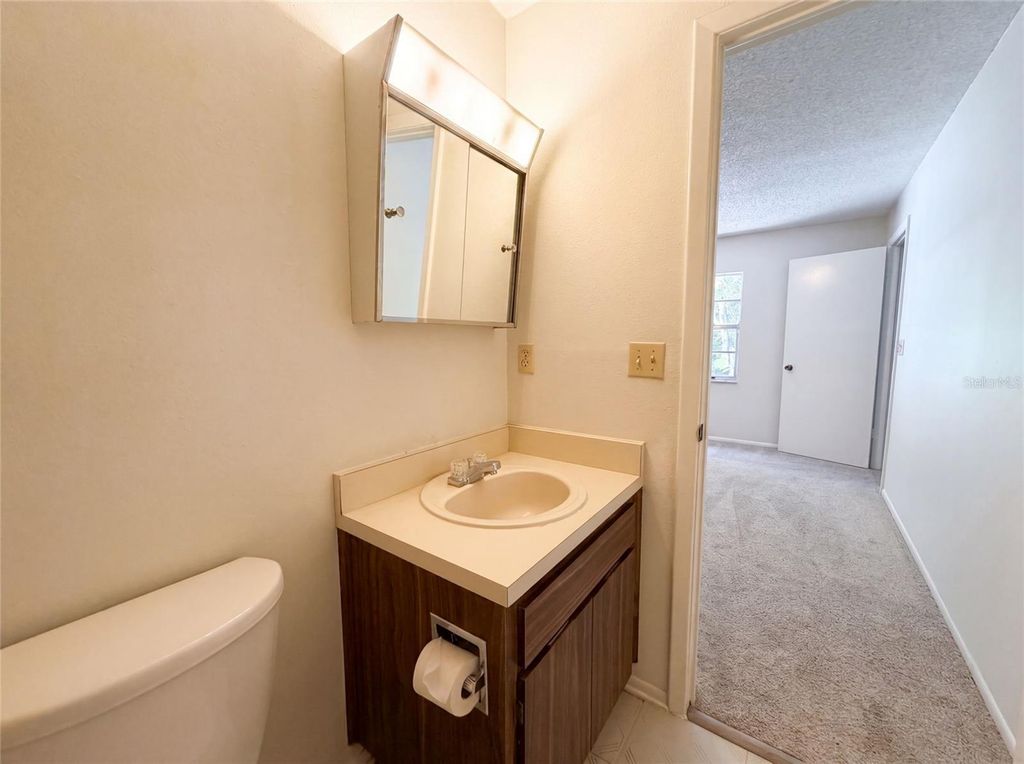 Image 16 of property listing at 5720 KNEELAND LANE, Tampa, FL 33625